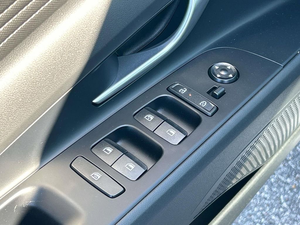 New 2026 Hyundai Elantra Limited image 17