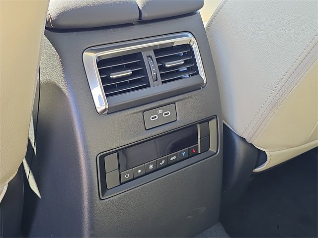 New 2025 MAZDA CX-70 Plug-In Hybrid w/ Premium Pkg image 28