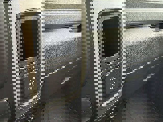 Used 2019 RAM 1500 Classic SLT w/ Luxury Group image 20