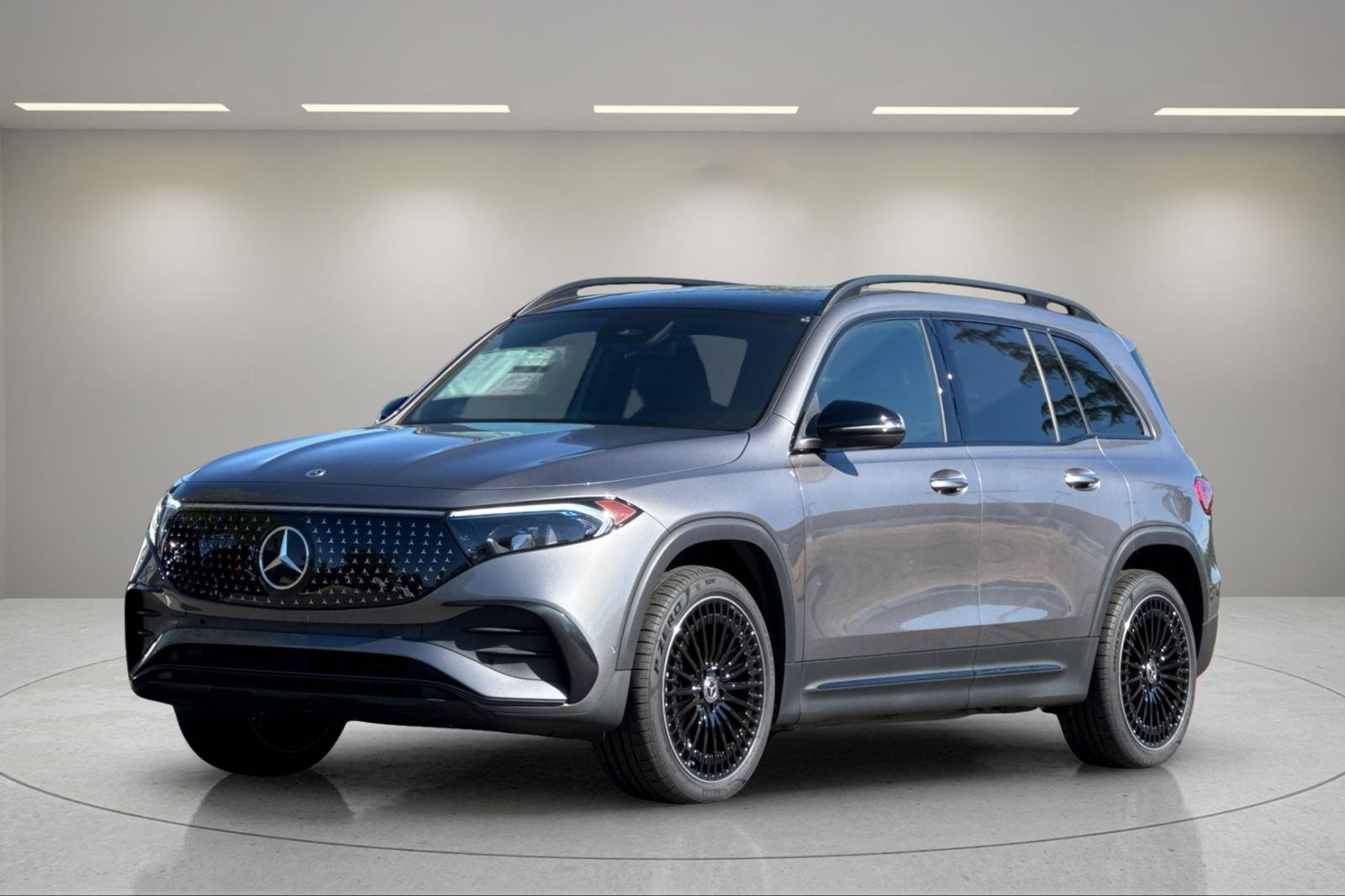 Used 2024 Mercedes-Benz EQB 300 4MATIC image 8