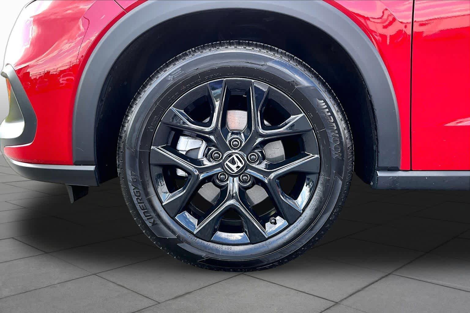 Used 2025 Honda HR-V Sport image 11