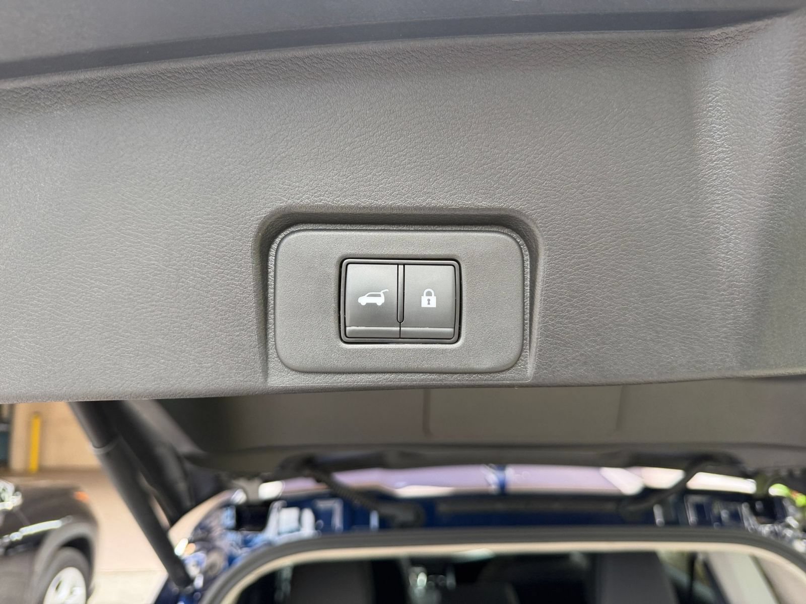 Used 2026 Nissan Rogue SL FWD image 19