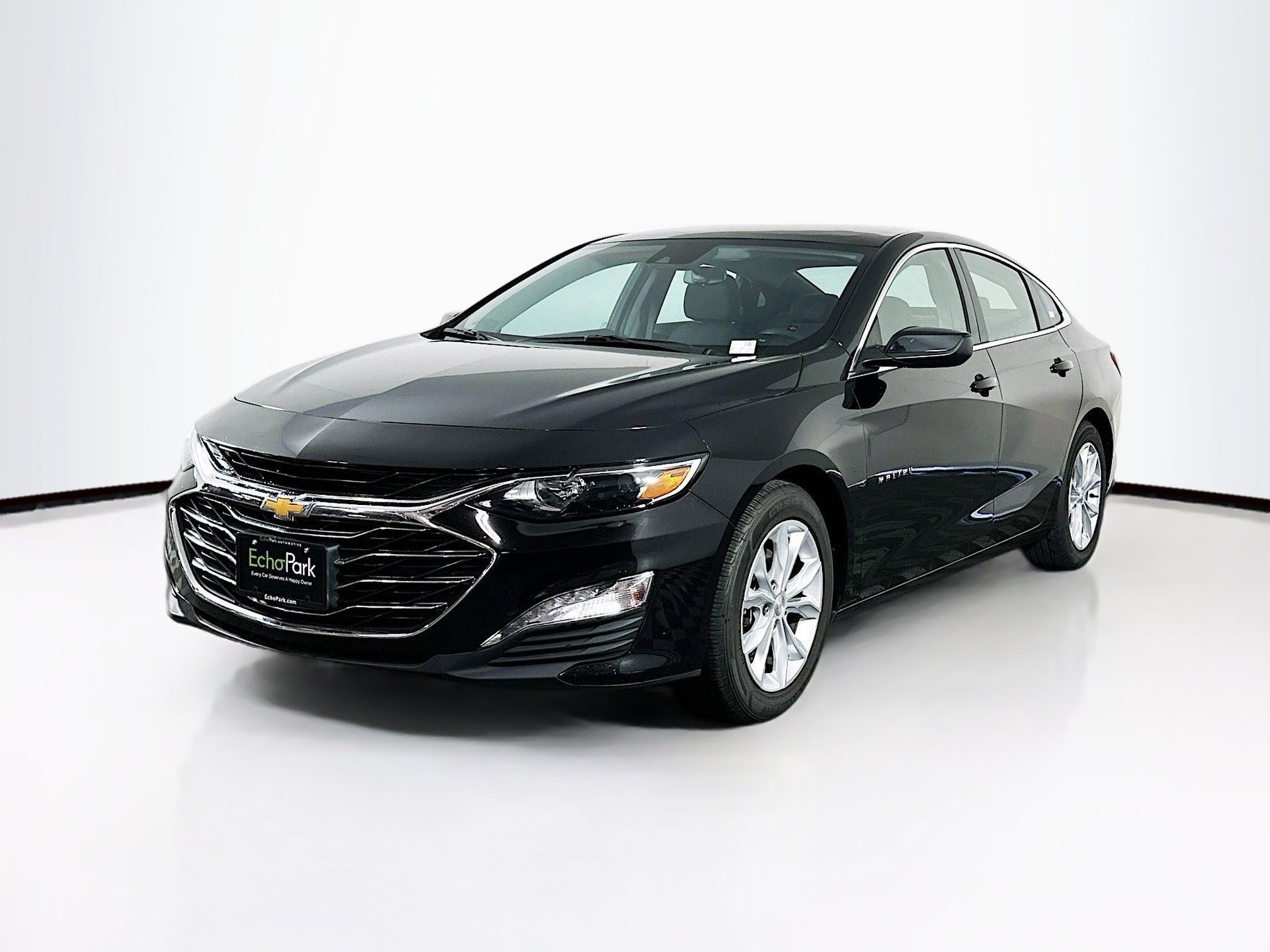 Used 2023 Chevrolet Malibu LT w/ Driver Confidence Package image 3