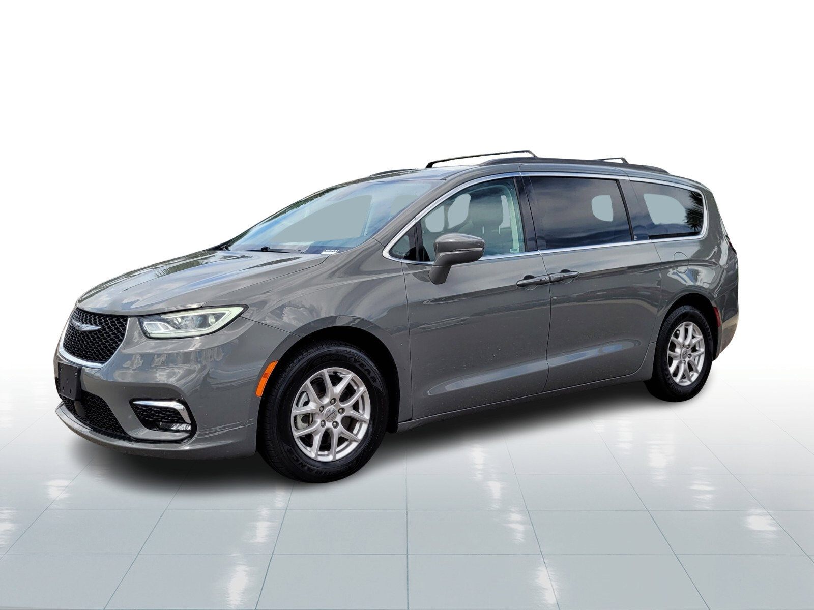 Used 2022 Chrysler Pacifica Touring-L image 2