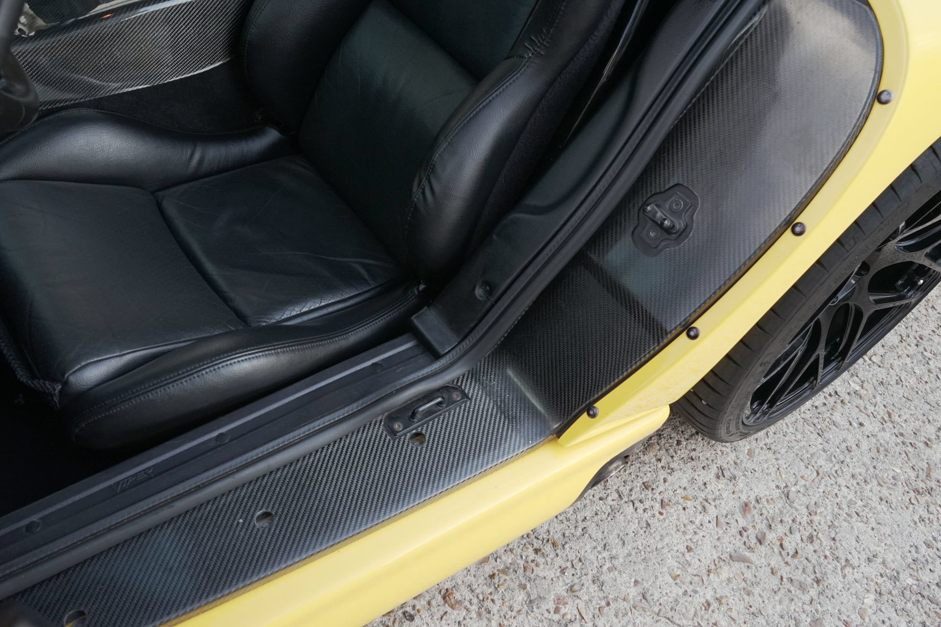 Used 2001 Dodge Viper GTS RWD image 15
