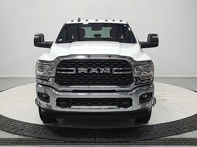 Used 2024 RAM 3500 Big Horn AWD/4WD image 2