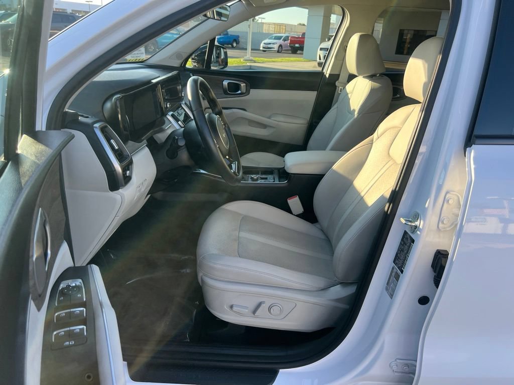 Used 2023 Kia Sorento EX w/ Panoramic Sunroof Package FWD image 23