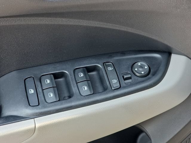 Used 2022 Hyundai Venue SEL FWD image 18
