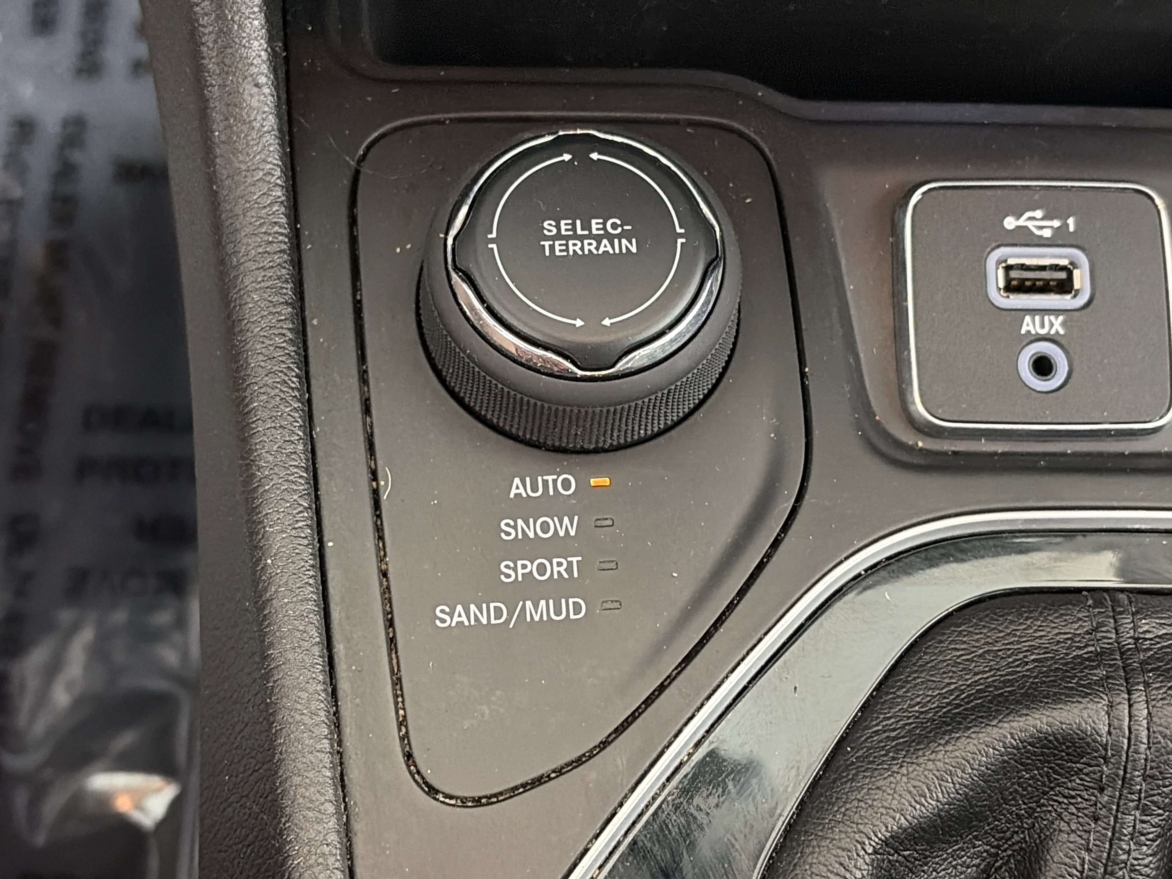 Used 2020 Jeep Cherokee Limited AWD/4WD image 27