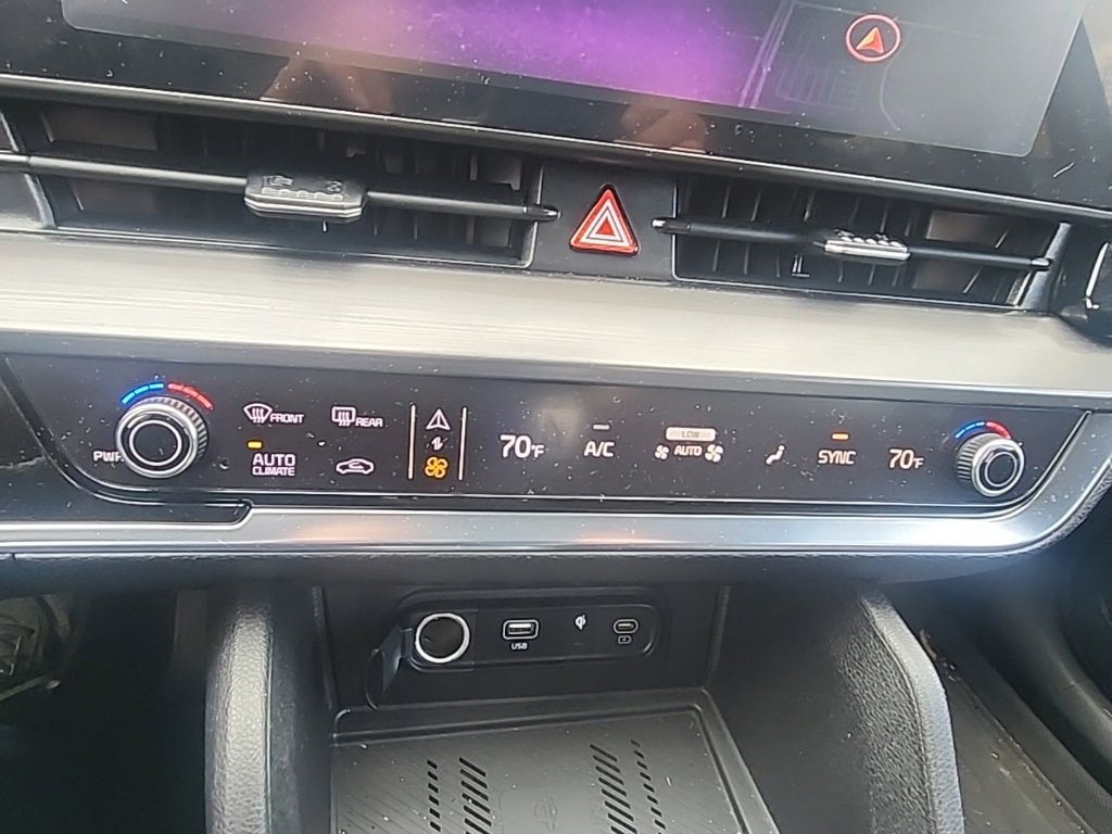 Used 2024 Kia Sportage EX image 10