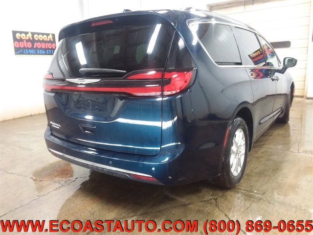Used 2021 Chrysler Pacifica Touring-L image 6