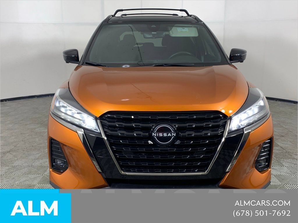 Used 2022 Nissan Kicks SR w/ Interior Electronics Package FWD image 17