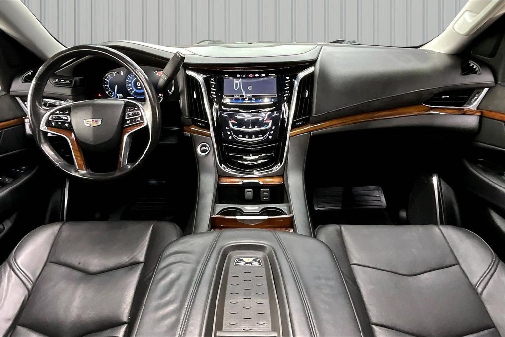 Used 2016 Cadillac Escalade Premium AWD/4WD image 7