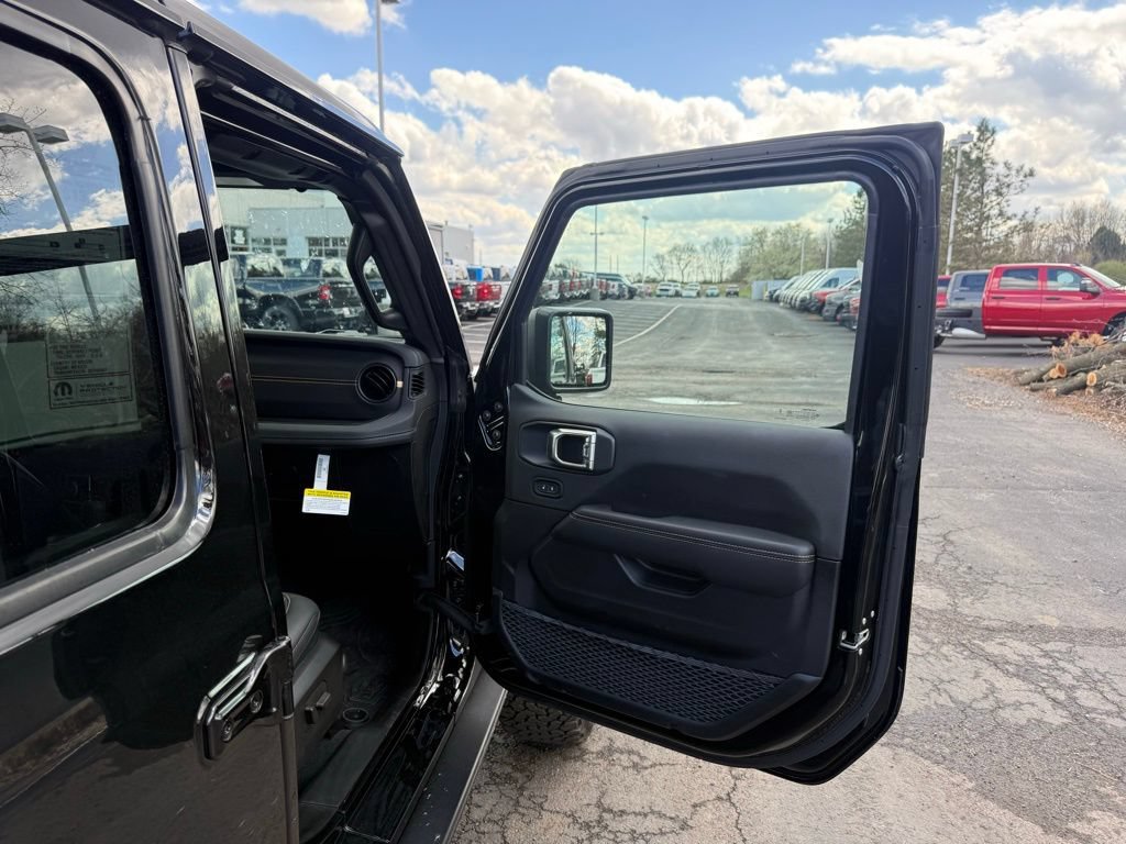 Used 2025 Jeep Wrangler Unlimited Rubicon 392 AWD/4WD image 60