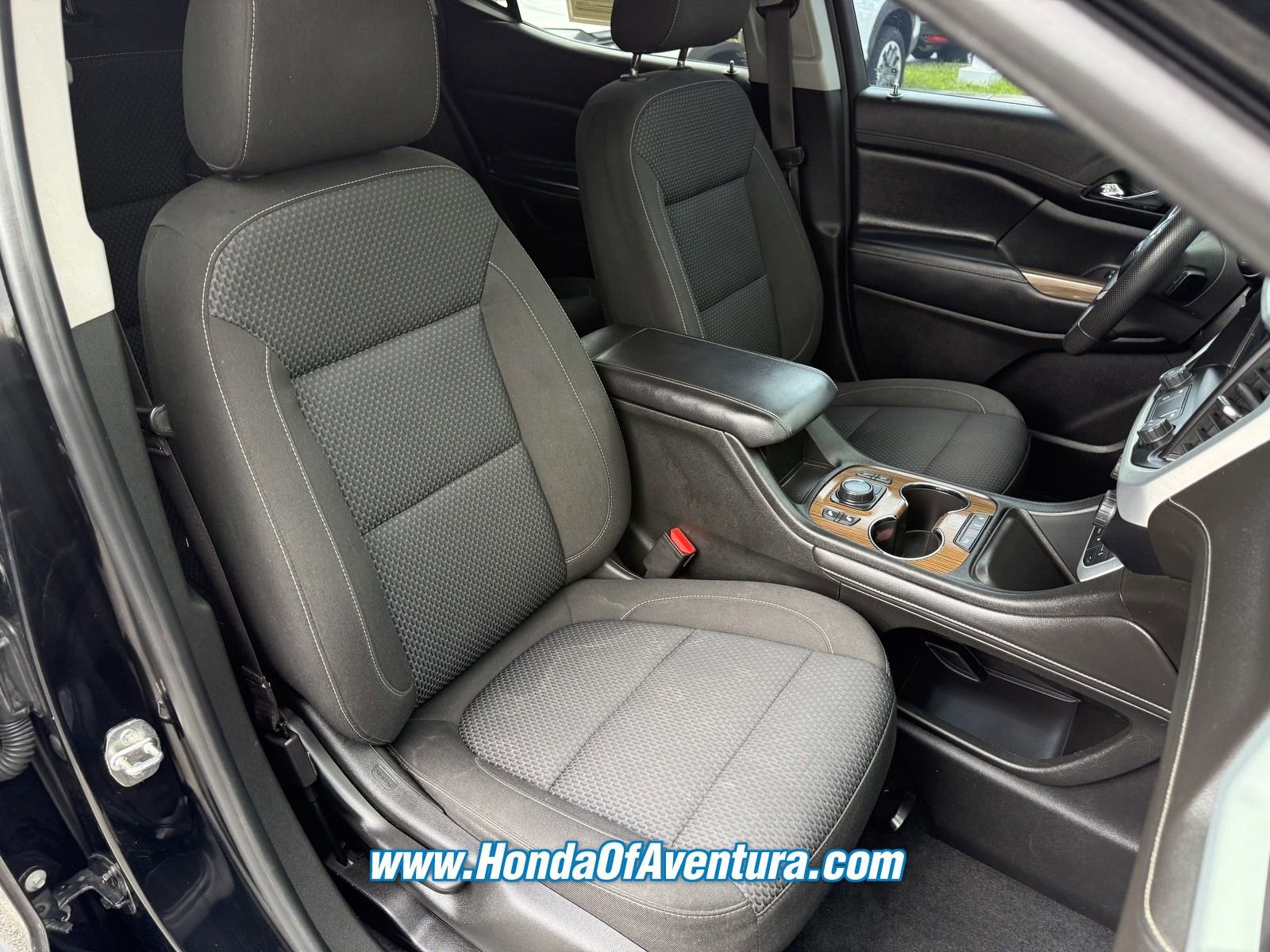 Used 2021 GMC Acadia SLE w/ Driver Convenience Package image 7