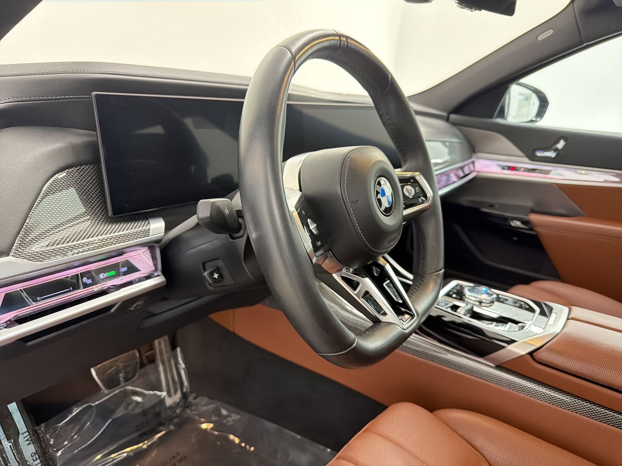 Certified 2023 BMW 740i image 4