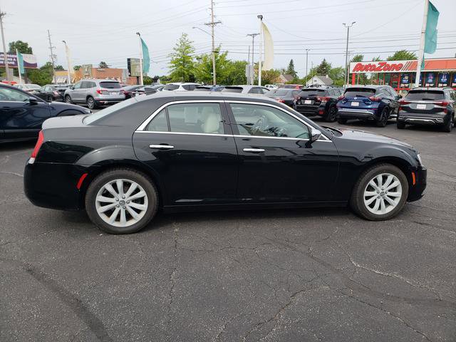 Used 2016 Chrysler 300 C w/ Harman/Kardon Audio Group image 8