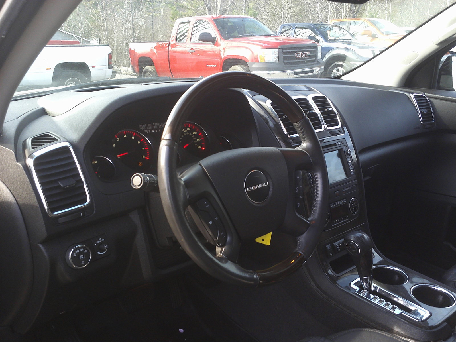 Used 2012 GMC Acadia Denali image 17