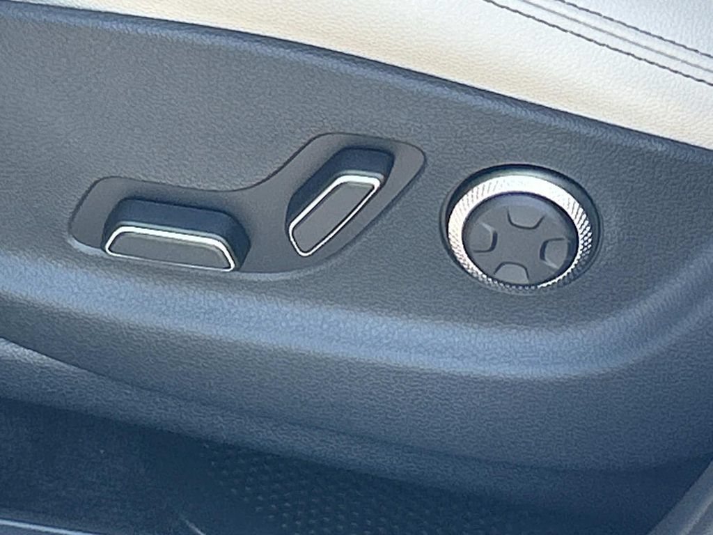 New 2026 Genesis GV70 2.5T Select AWD/4WD image 17