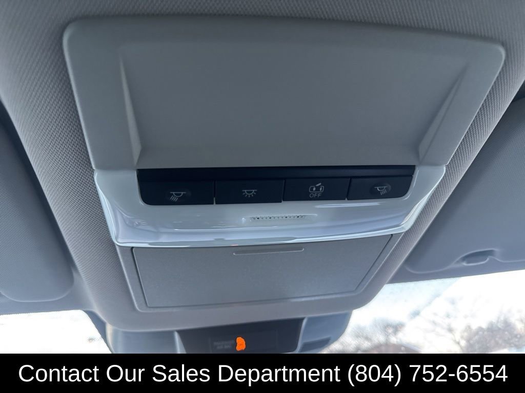 Used 2025 Nissan Rogue S image 23