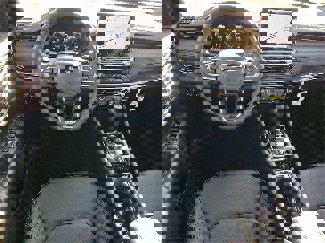 New 2026 Jeep Compass Limited image 9