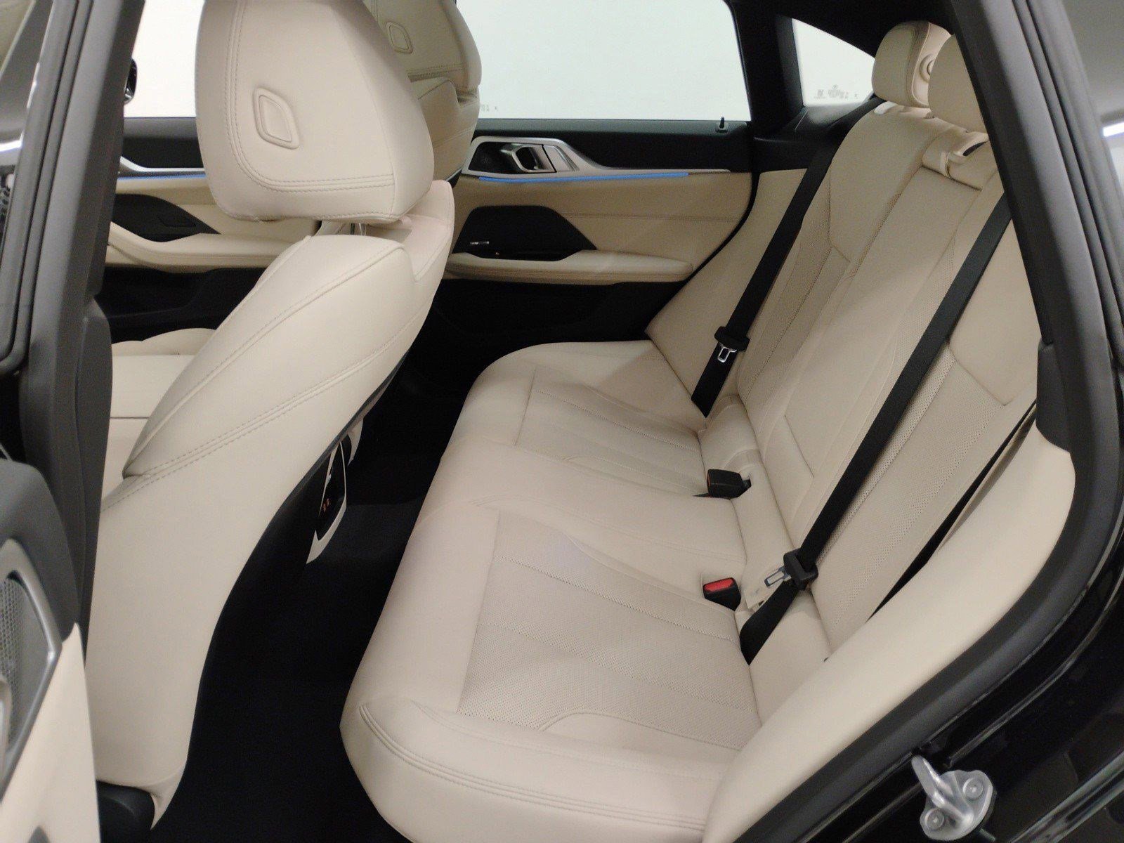 Used 2025 BMW i4 xDrive40i w/ Premium Package image 10