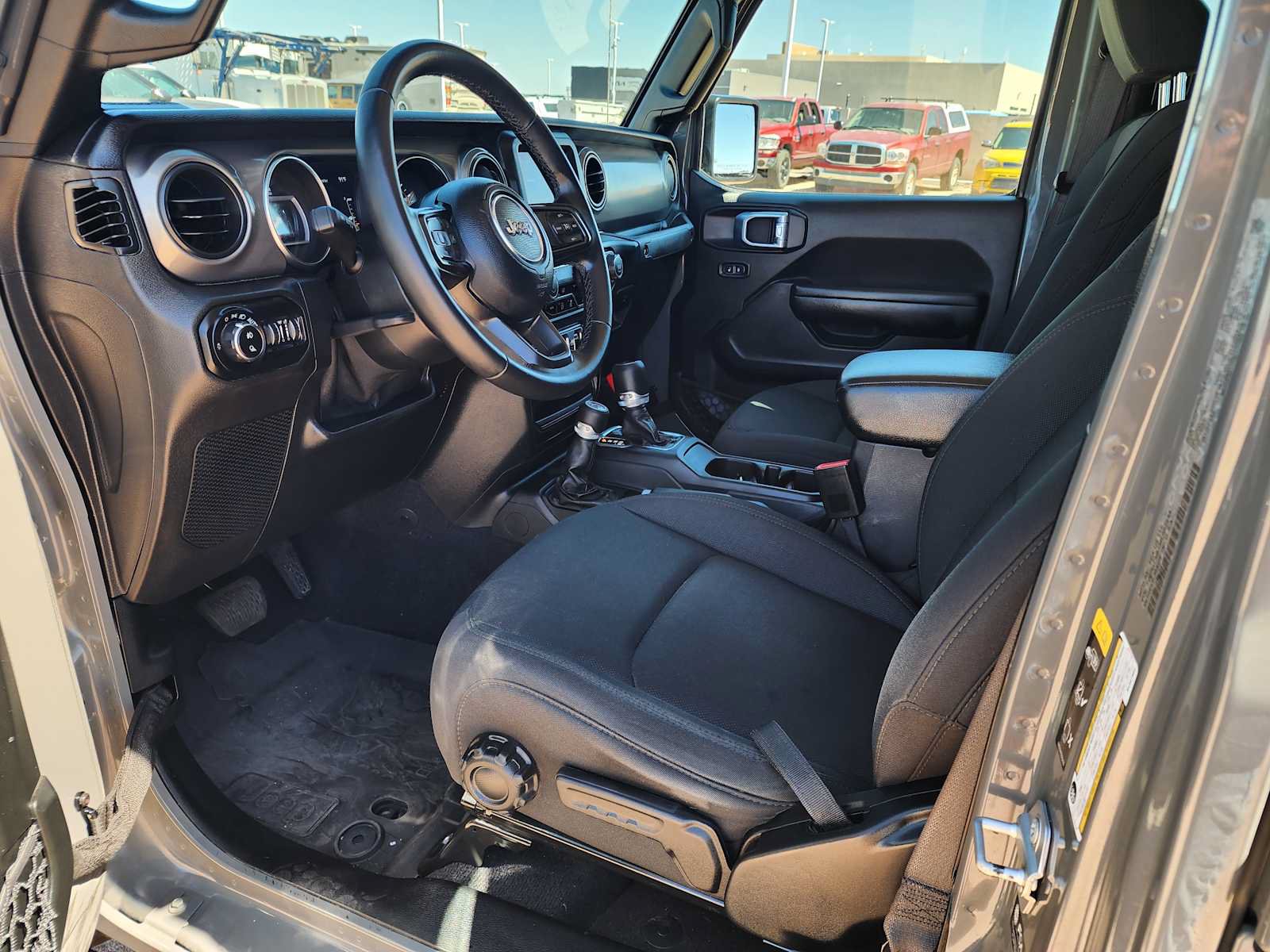 Used 2021 Jeep Gladiator Sport AWD/4WD image 15