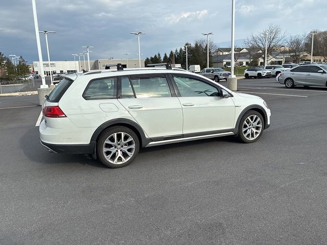 Used 2017 Volkswagen Golf Alltrack SEL image 6