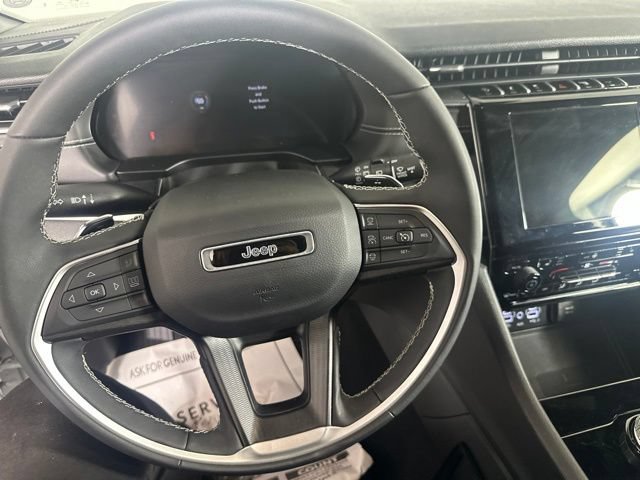 Used 2024 Jeep Grand Cherokee L Altitude AWD/4WD image 14