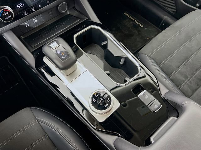 Used 2025 Mitsubishi Outlander SE image 23