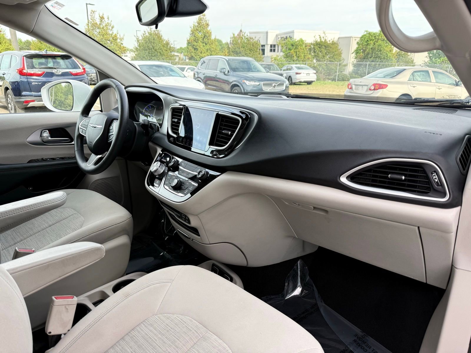 Used 2018 Chrysler Pacifica Touring Plus image 26