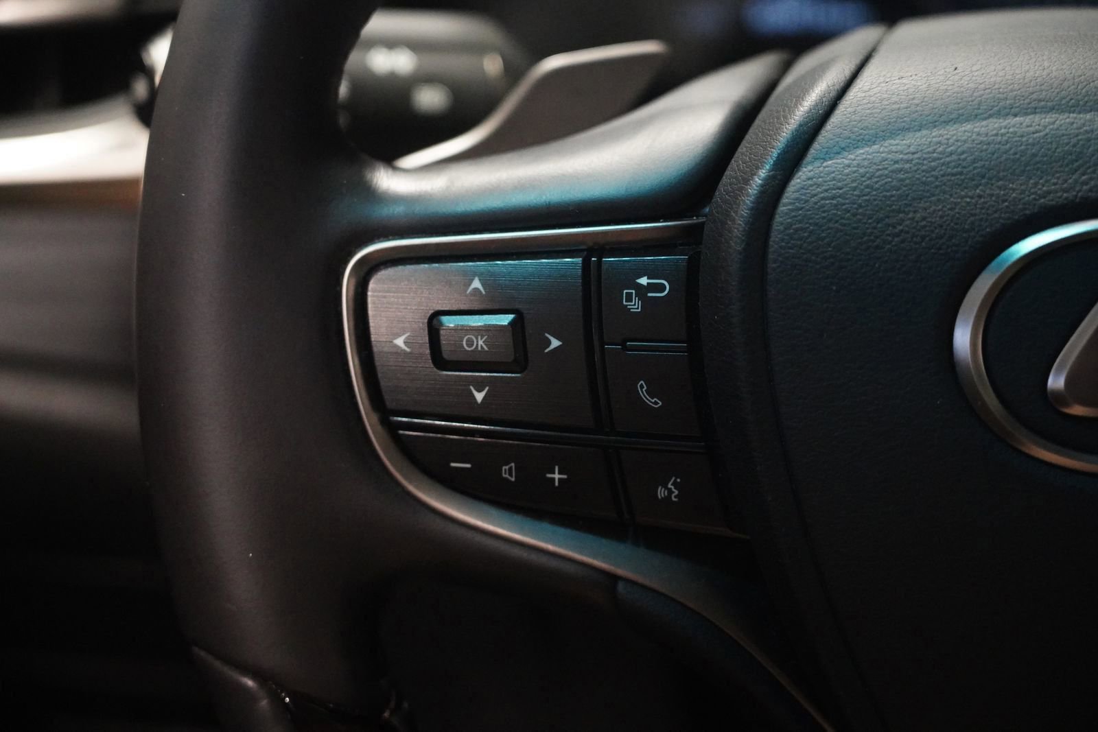 Used 2021 Lexus ES 350 w/ Premium Package image 17