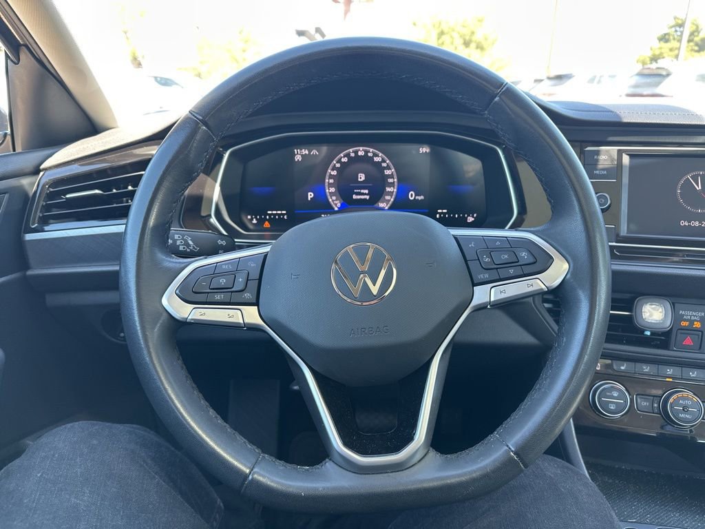 Used 2024 Volkswagen Jetta SE image 20