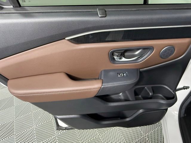 Used 2025 Honda Pilot Elite image 36