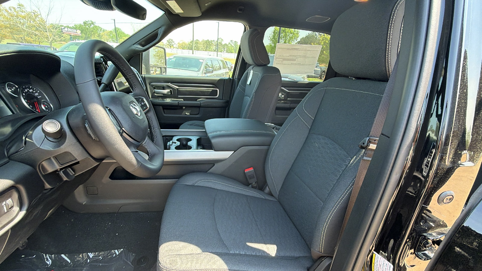 New 2026 RAM 2500 Big Horn AWD/4WD image 17