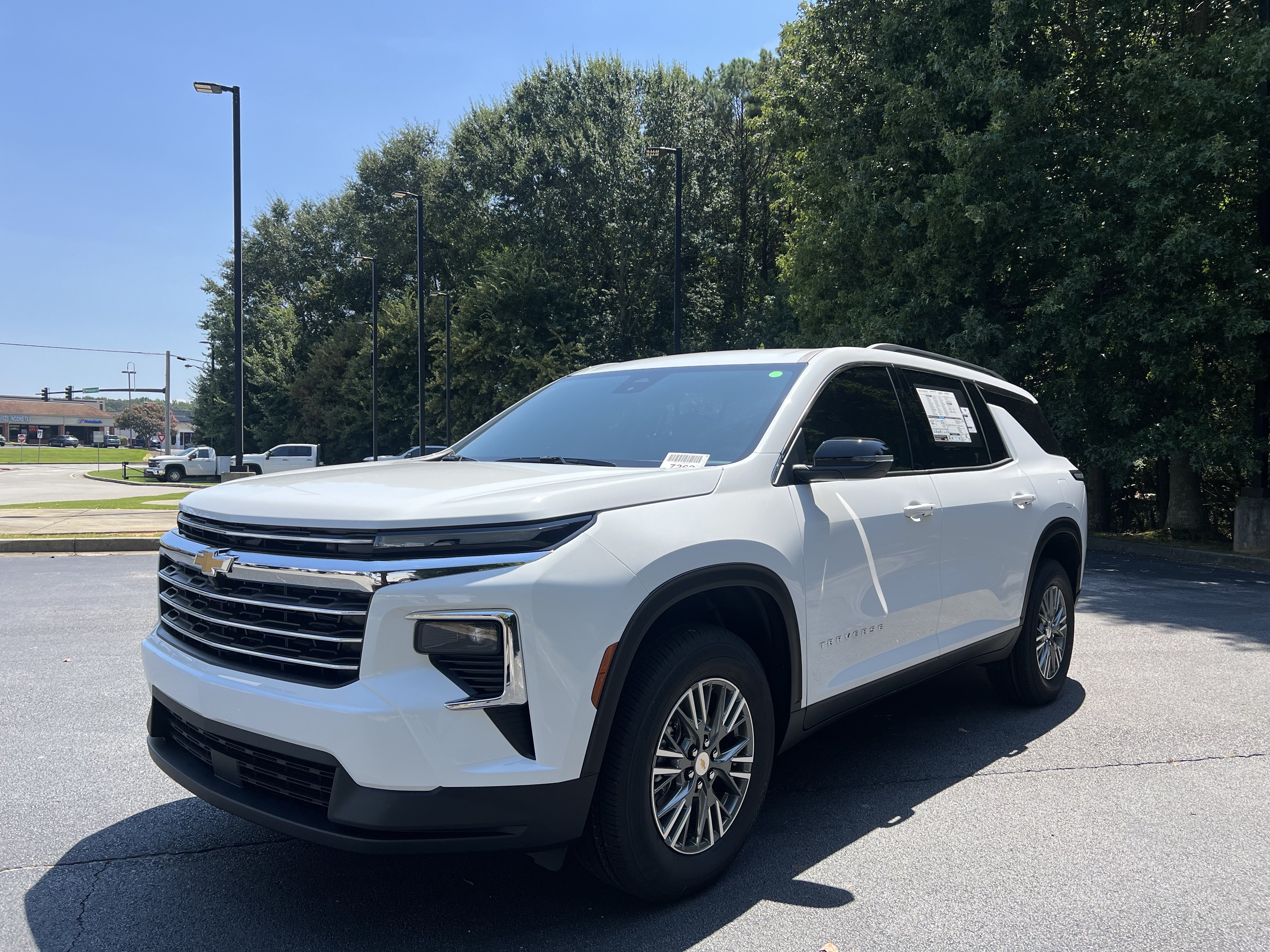 New 2027 Chevrolet Traverse LT FWD image 5