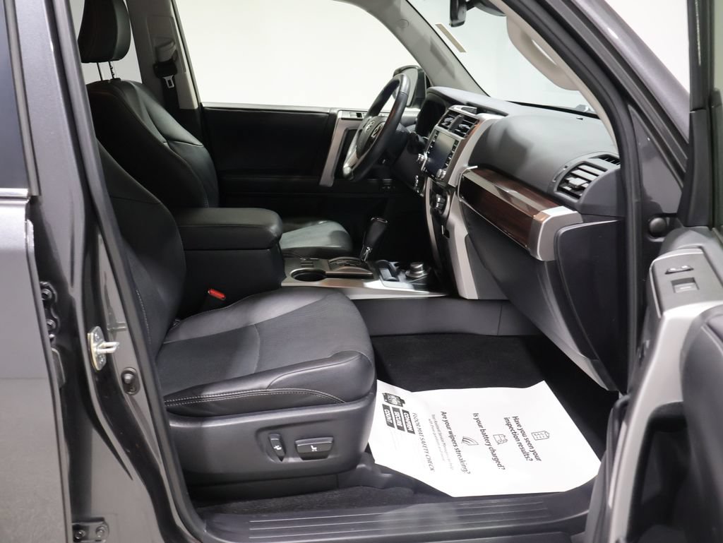 Used 2022 Toyota 4Runner Limited AWD/4WD image 22