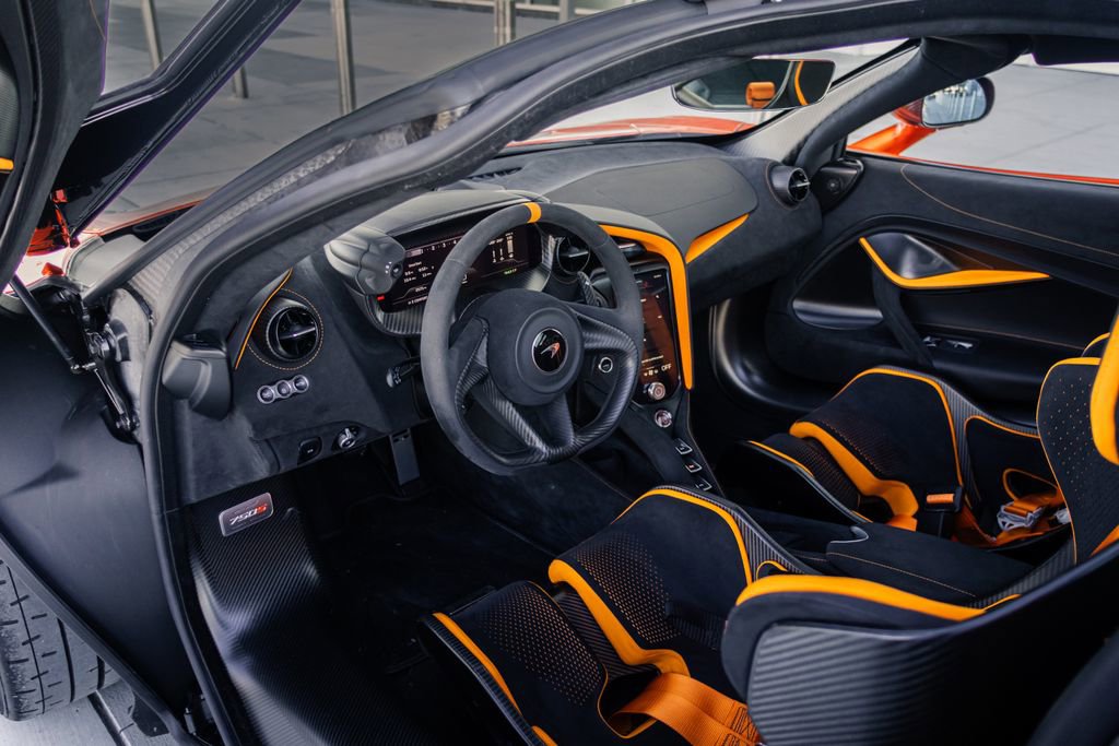 Used 2024 McLaren 750S image 17