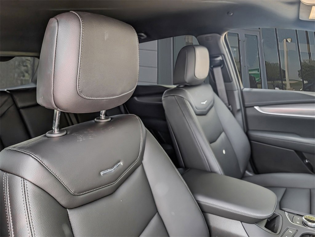 New 2026 Cadillac XT5 Luxury image 18