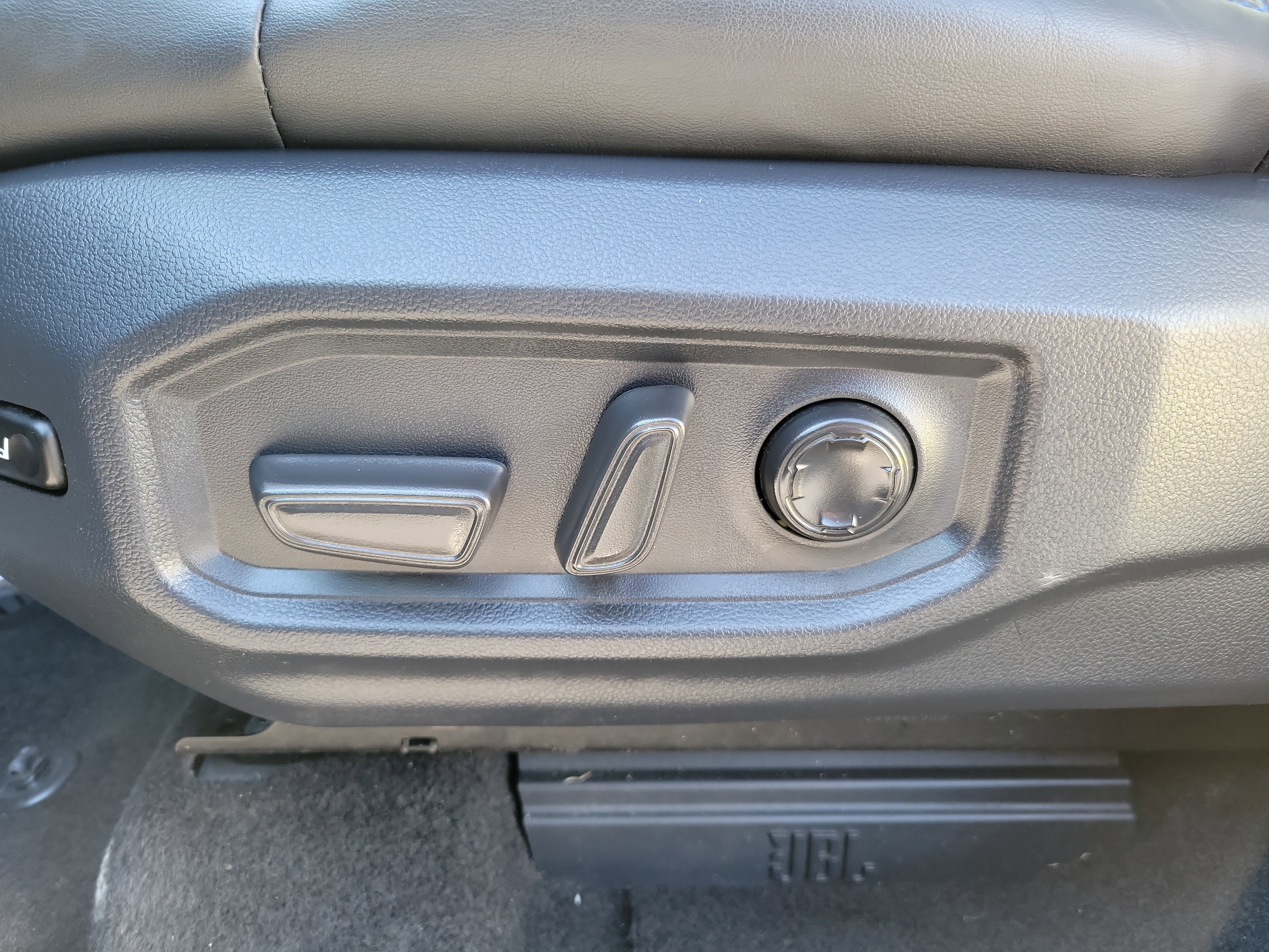 Used 2023 Toyota Tundra Platinum w/ Advanced Package image 24