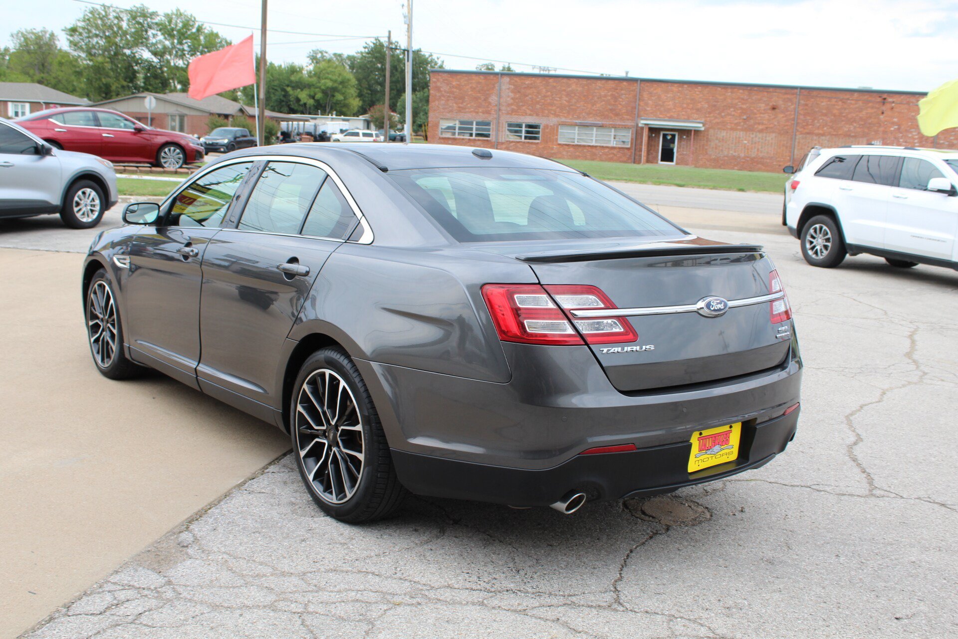 Used 2018 Ford Taurus SEL w/ Equipment Group 201A FWD image 6