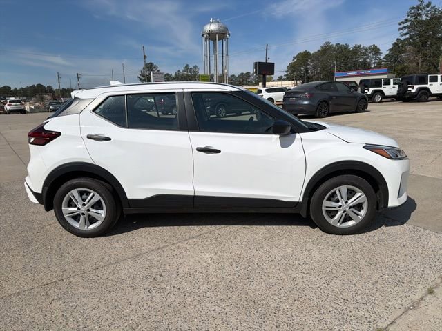 Certified 2025 Nissan Kicks Play S image 5