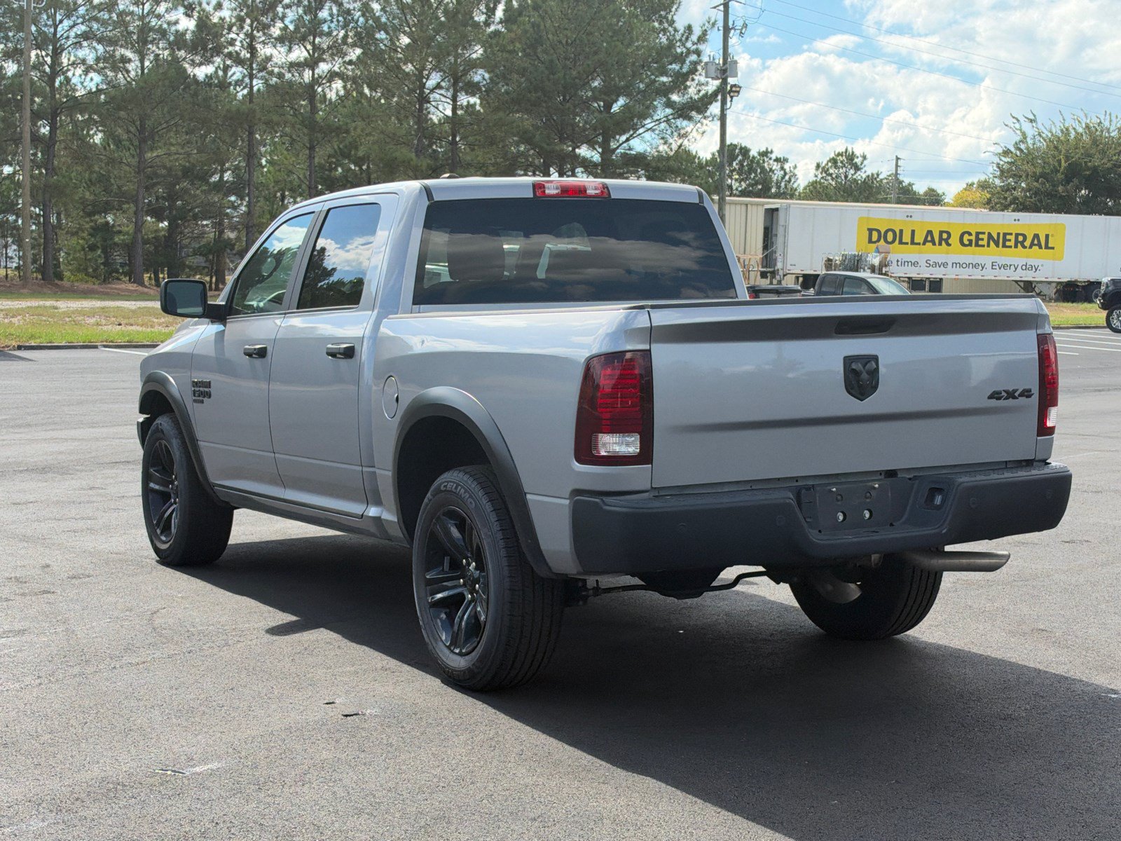 Used 2024 RAM 1500 Warlock AWD/4WD image 7