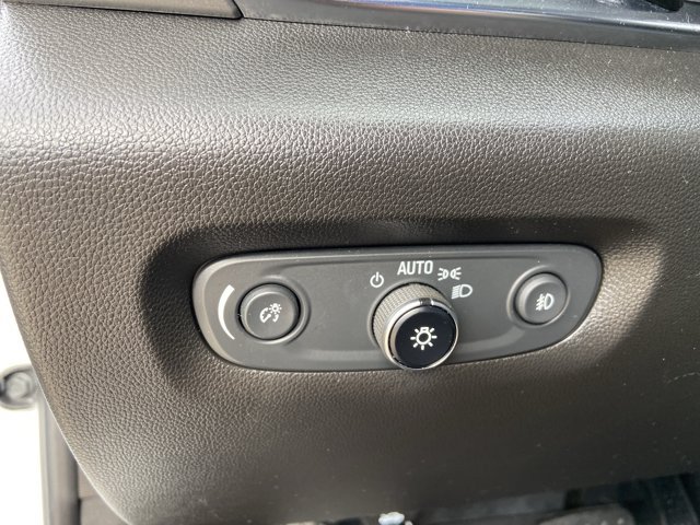 Used 2021 Chevrolet Traverse LT FWD image 43