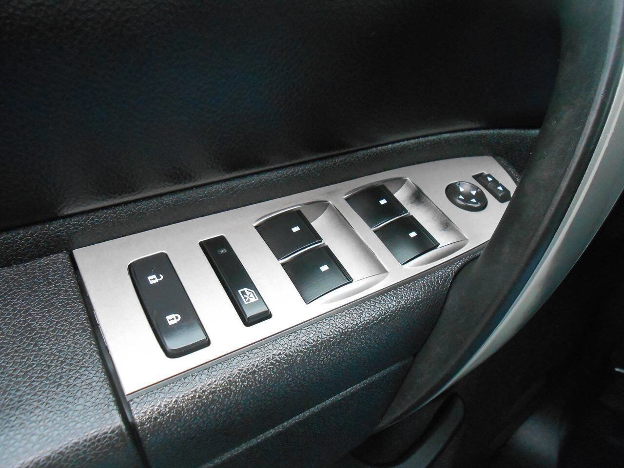Used 2011 Chevrolet Silverado 3500 LT AWD/4WD image 17