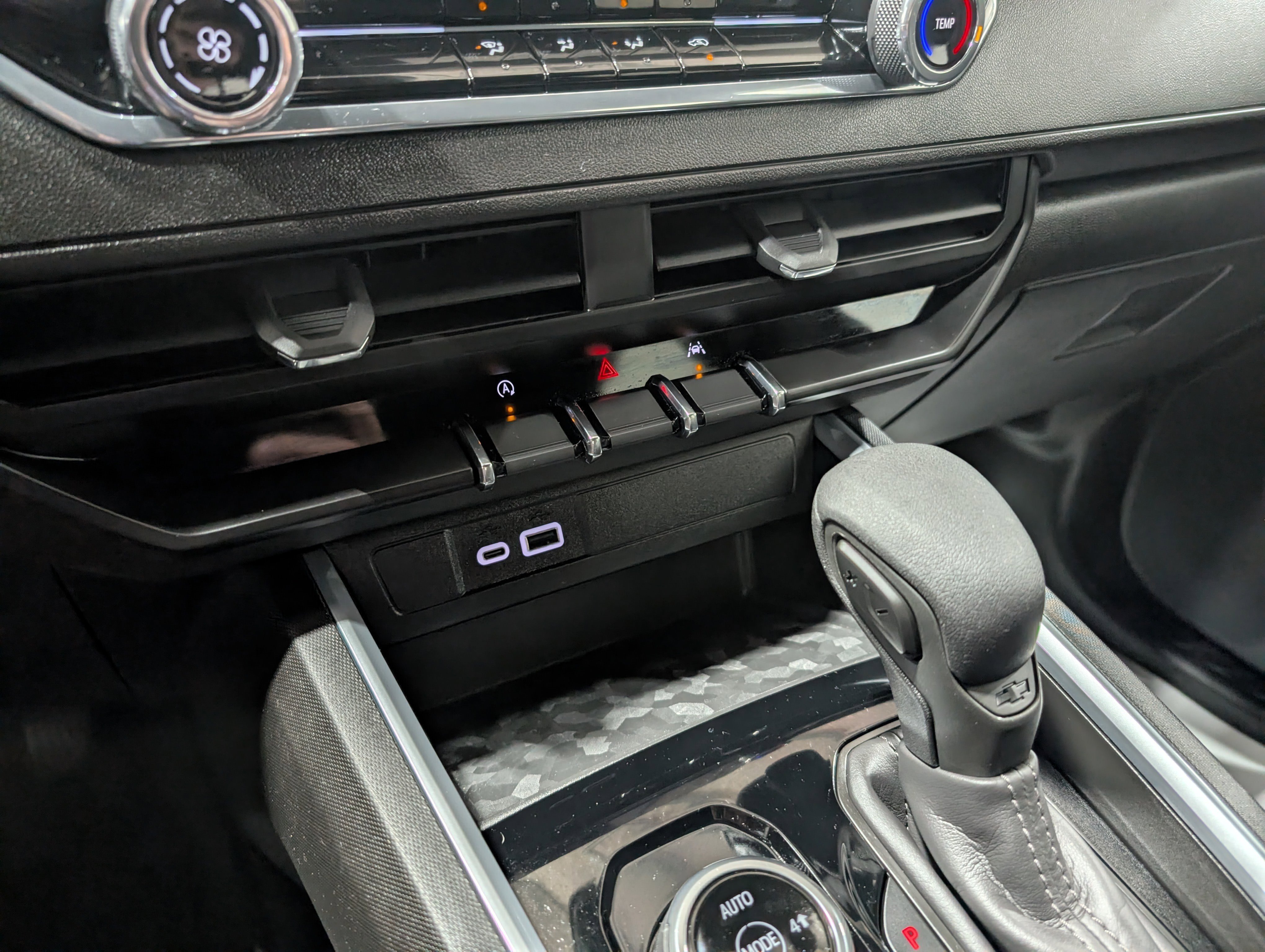 Used 2024 Chevrolet Colorado Trail Boss w/ Advanced Trailering Package image 25