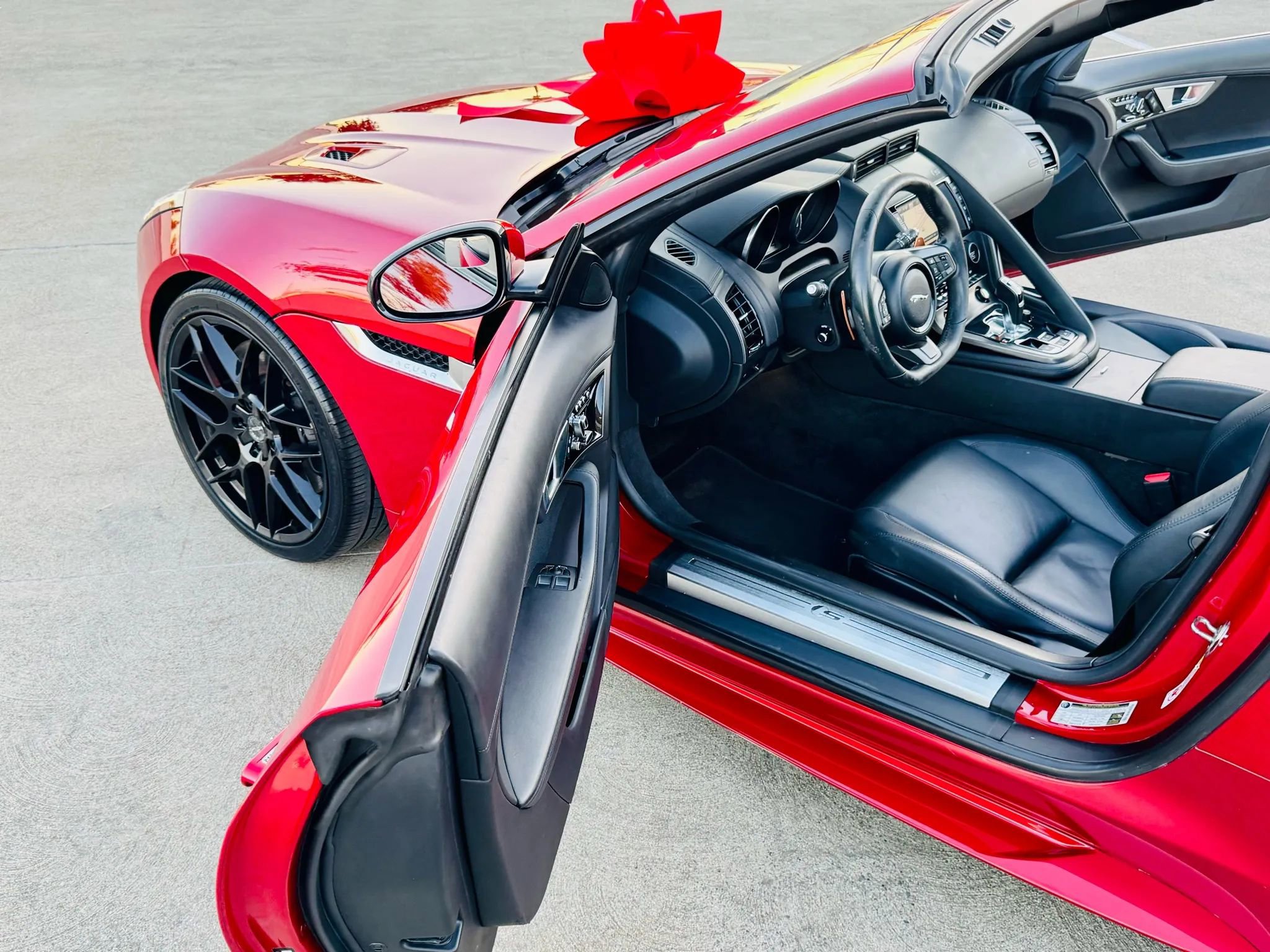 Used 2017 Jaguar F-TYPE S image 28