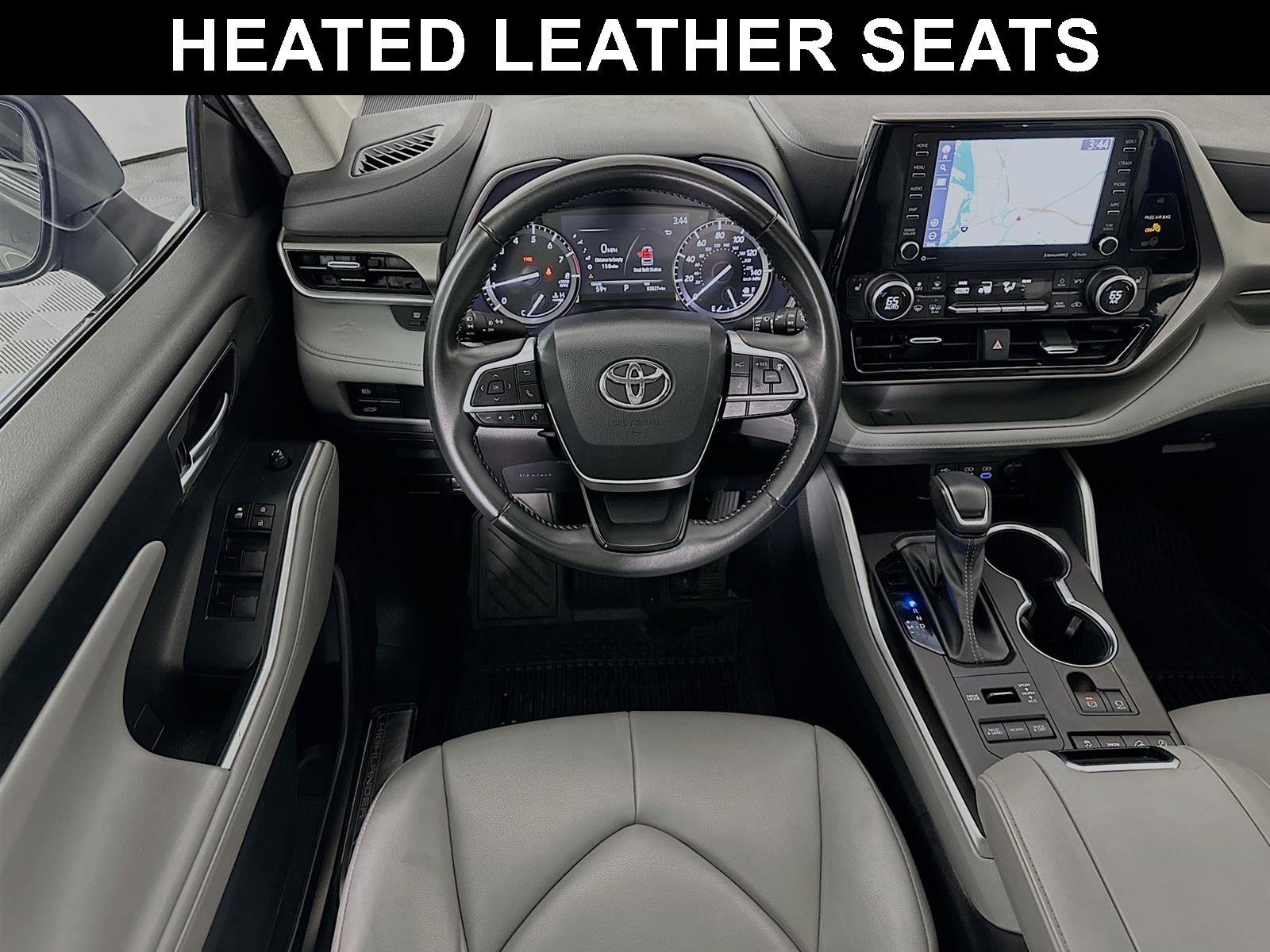 Used 2022 Toyota Highlander XLE AWD/4WD image 2