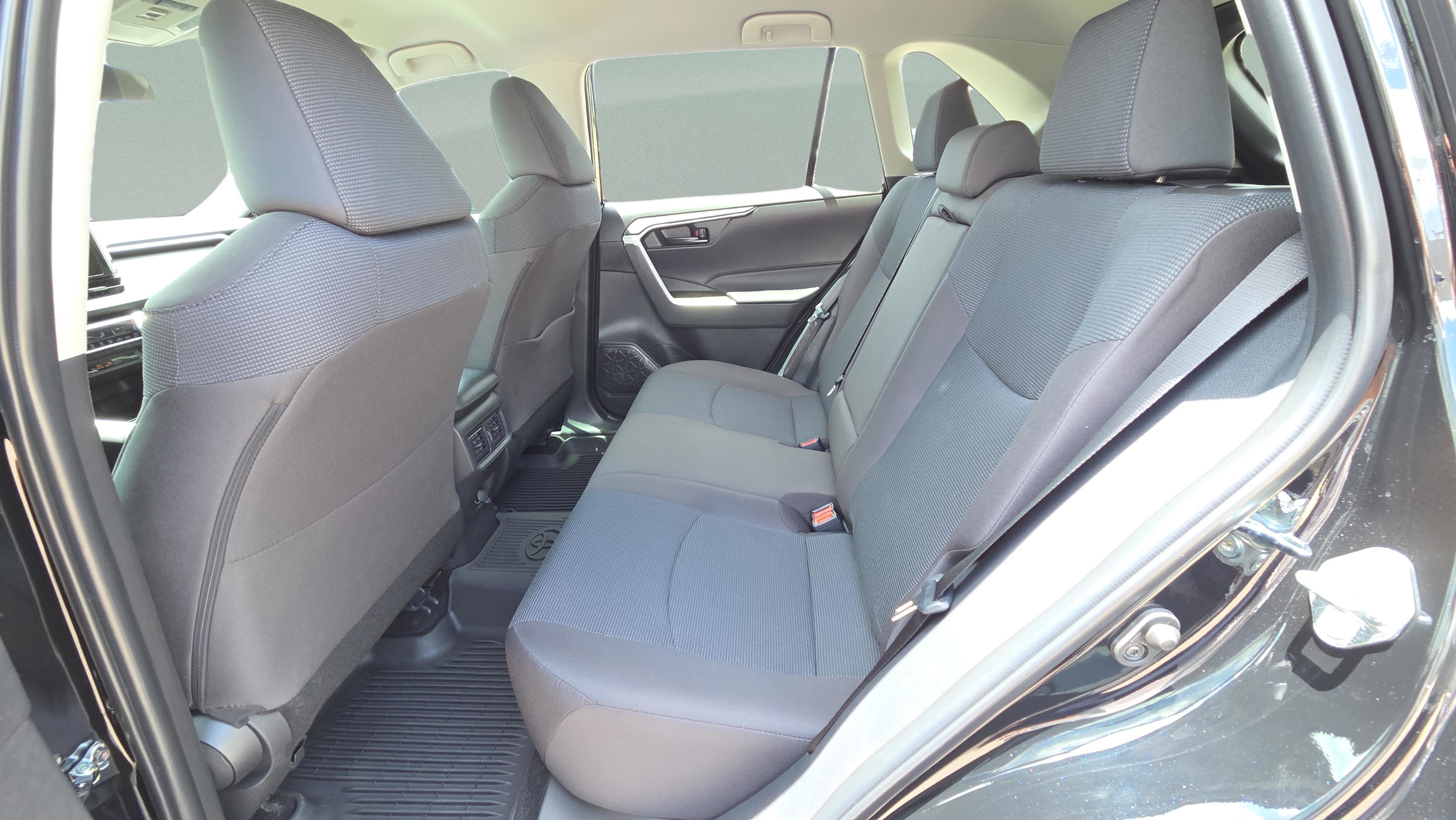 Certified 2025 Toyota RAV4 LE FWD image 10