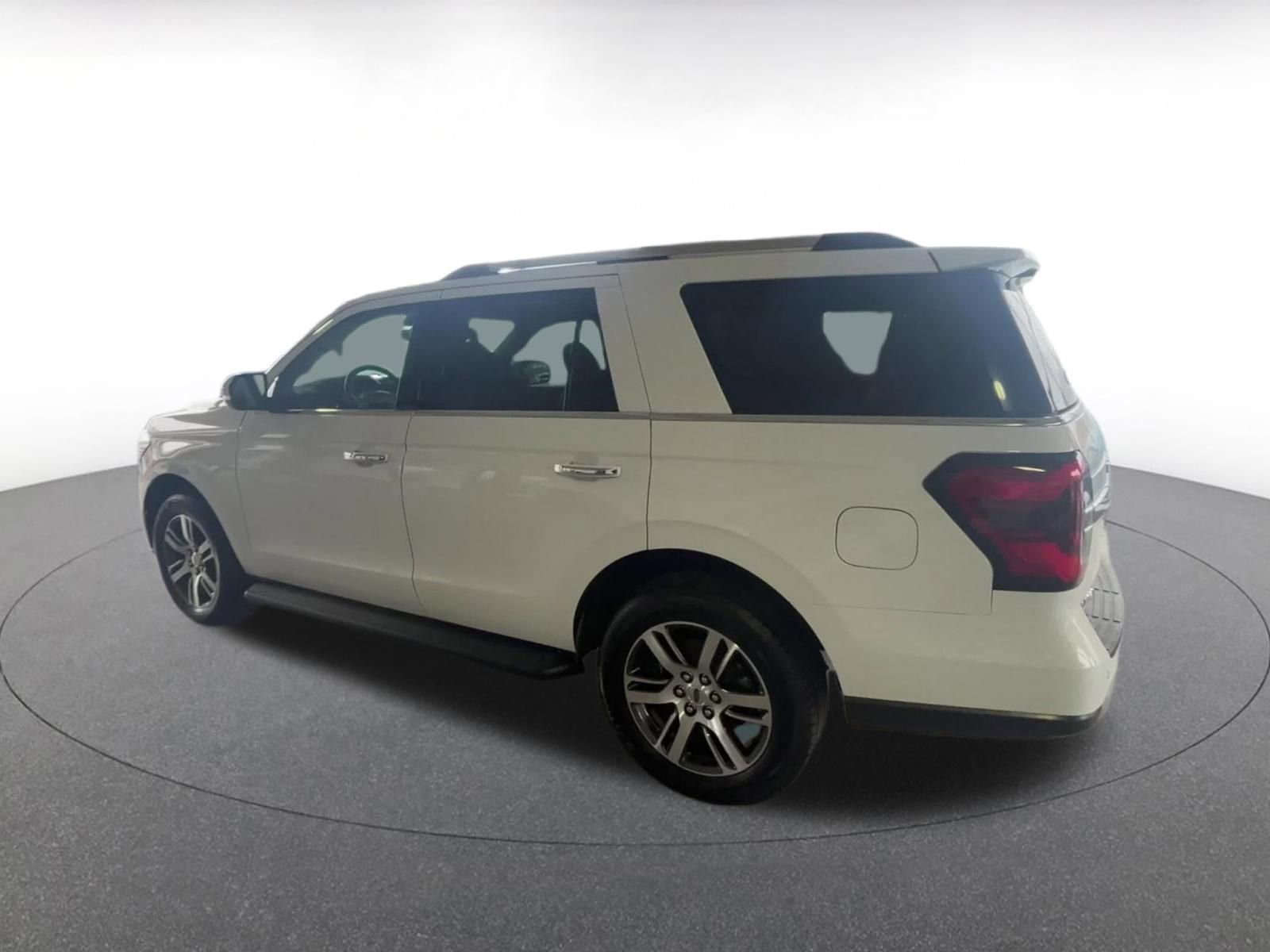 Used 2024 Ford Expedition Limited RWD image 11